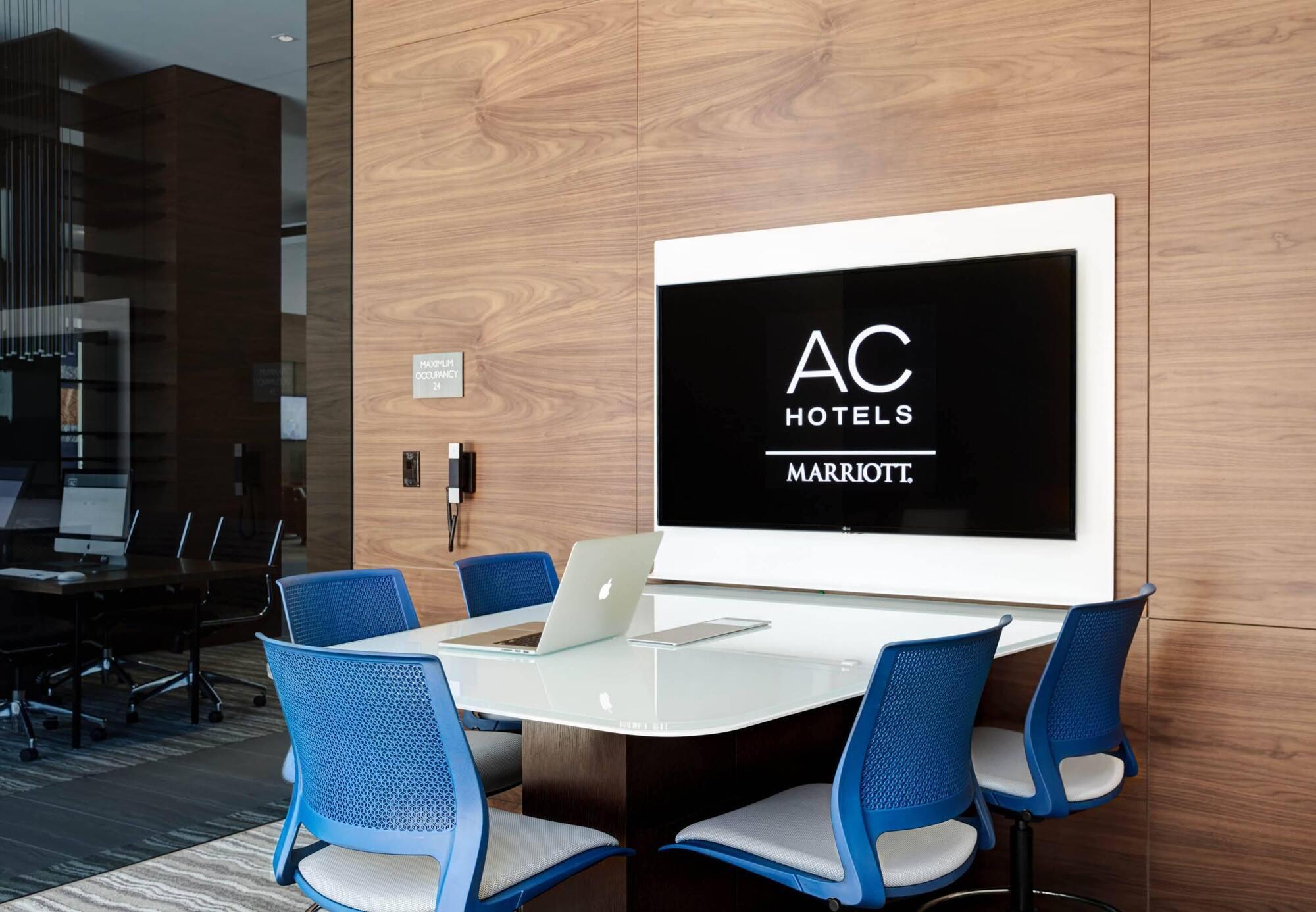 Ac Hotel By Marriott Phoenix Tempe/Downtown Exterior photo
